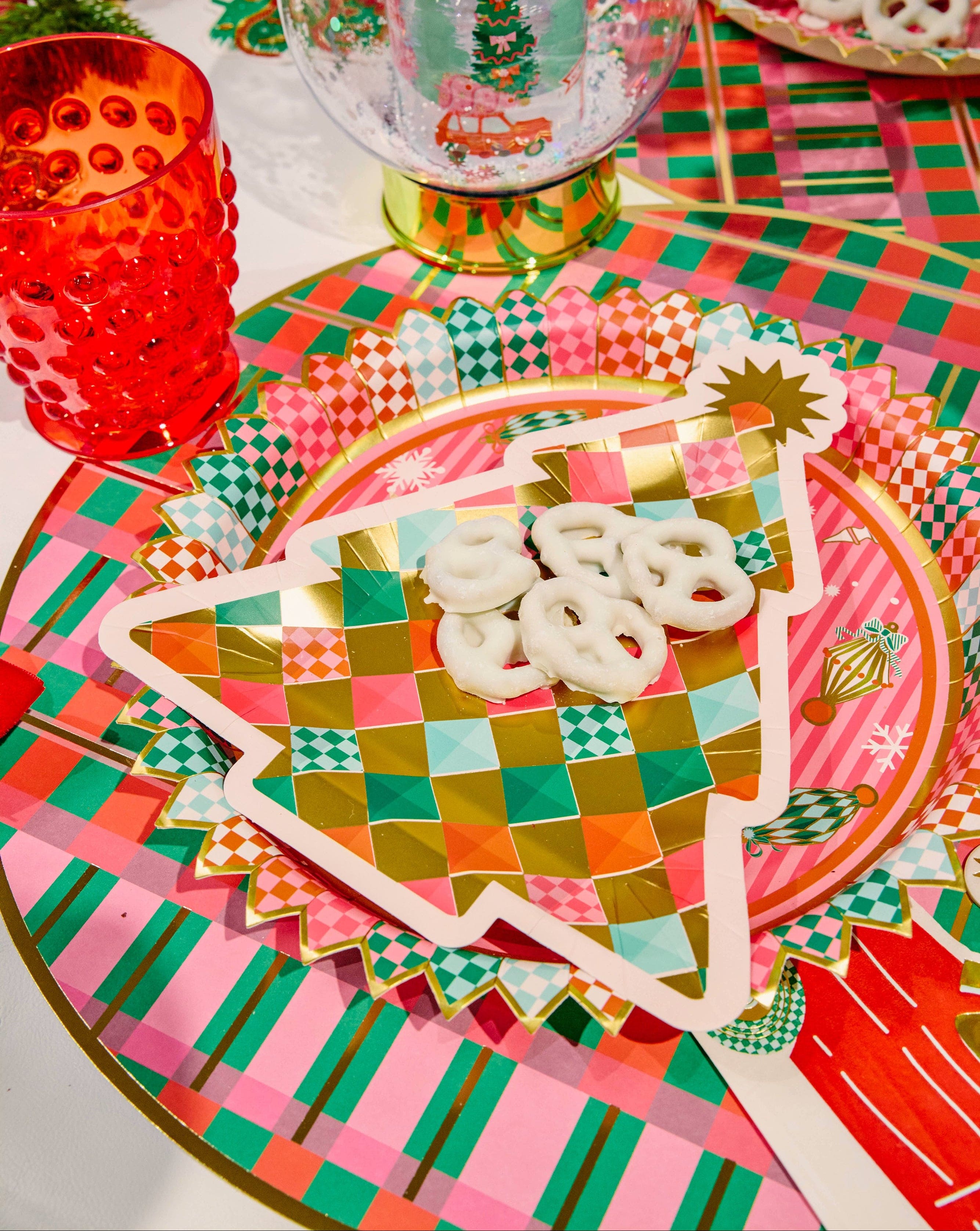 Gold Christmas Tree Dessert Plates (10 Count)