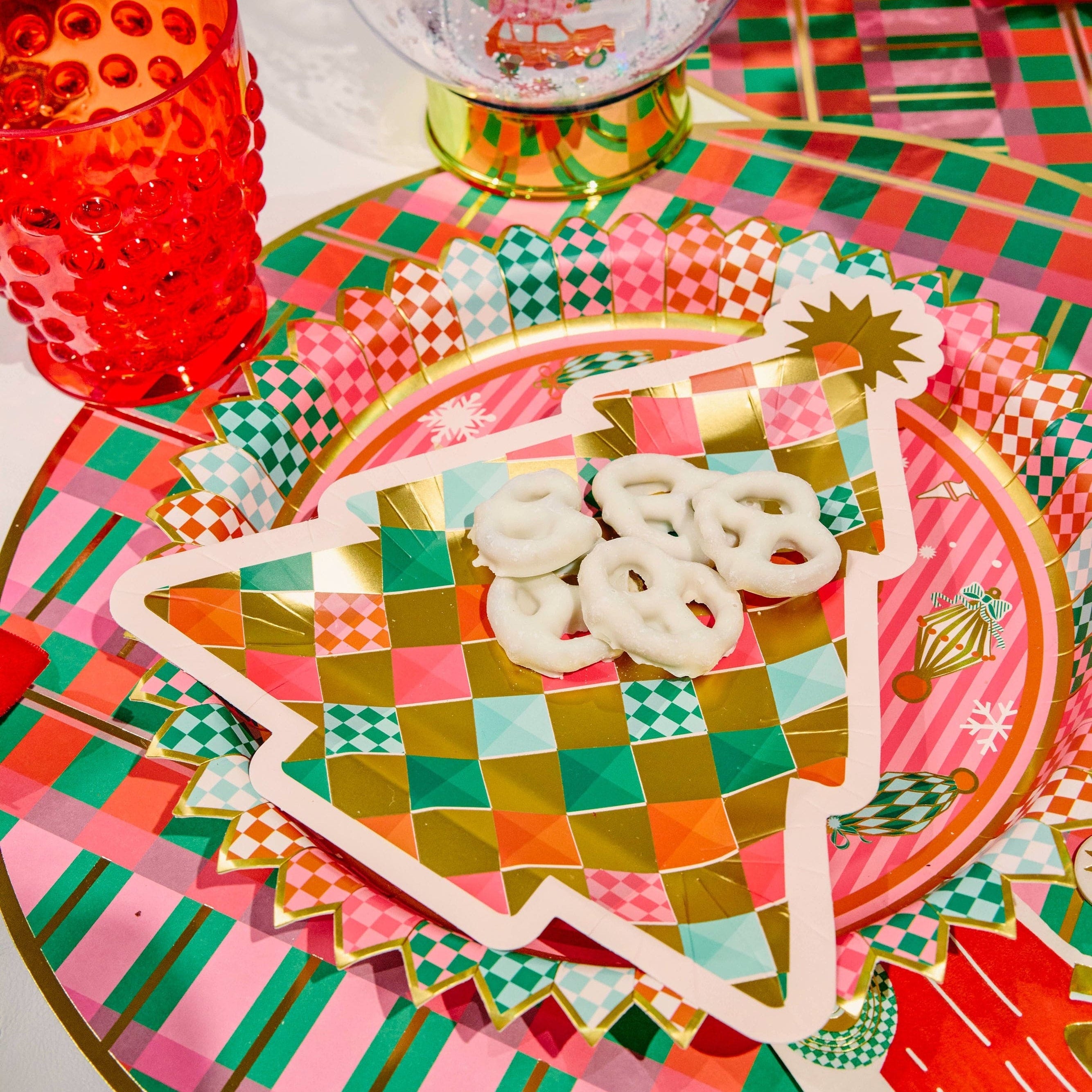 Gold Christmas Tree Dessert Plates (10 Count)