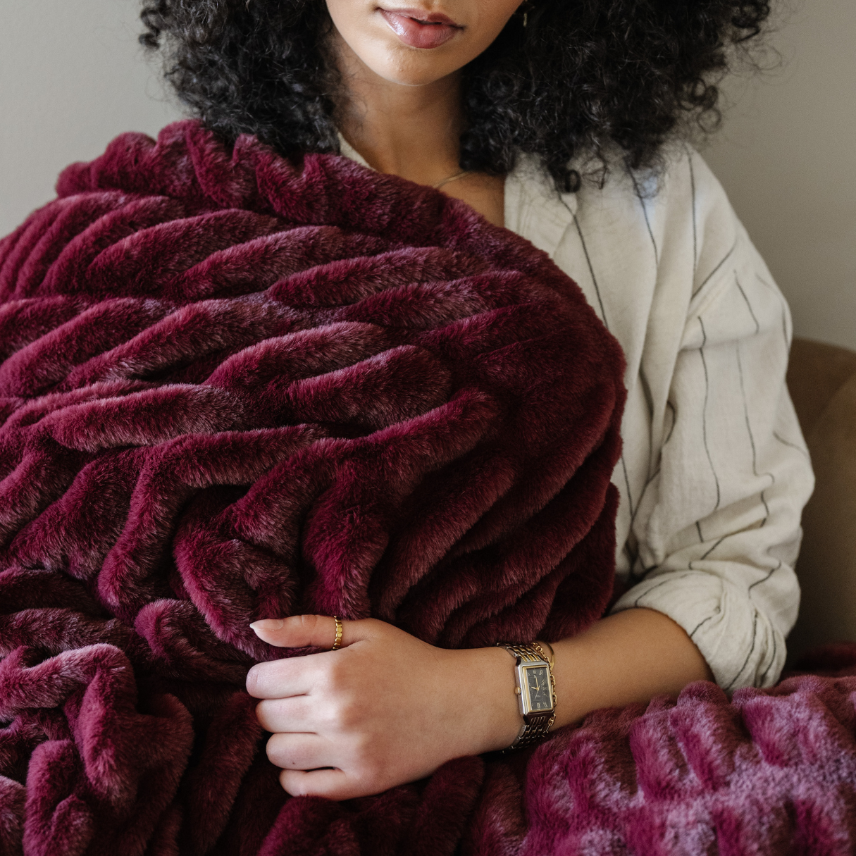 Double Ruched Faux Fur Xl Throw Blankets