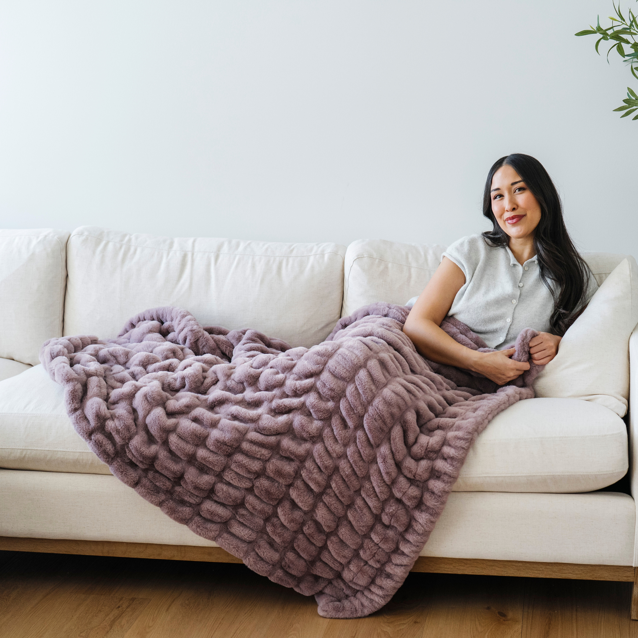 Double Ruched Faux Fur Throw Blankets