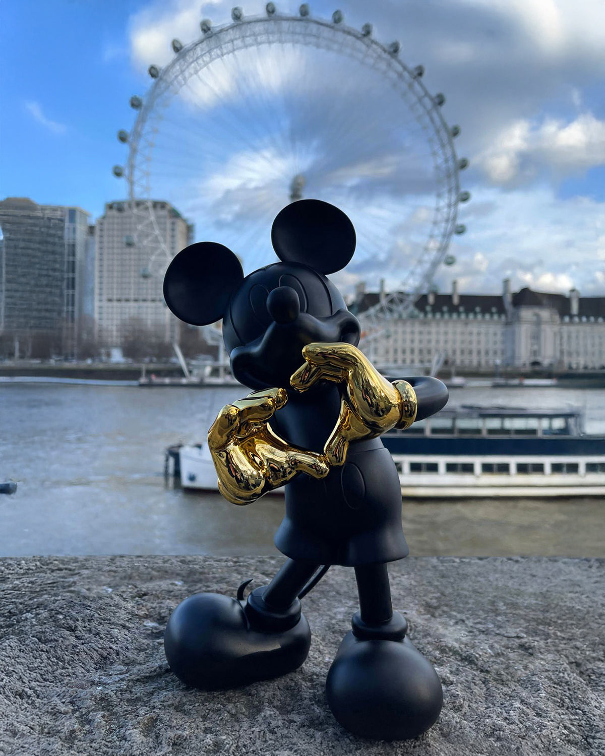 Mickey Mouse With Love Black & Gold 12in