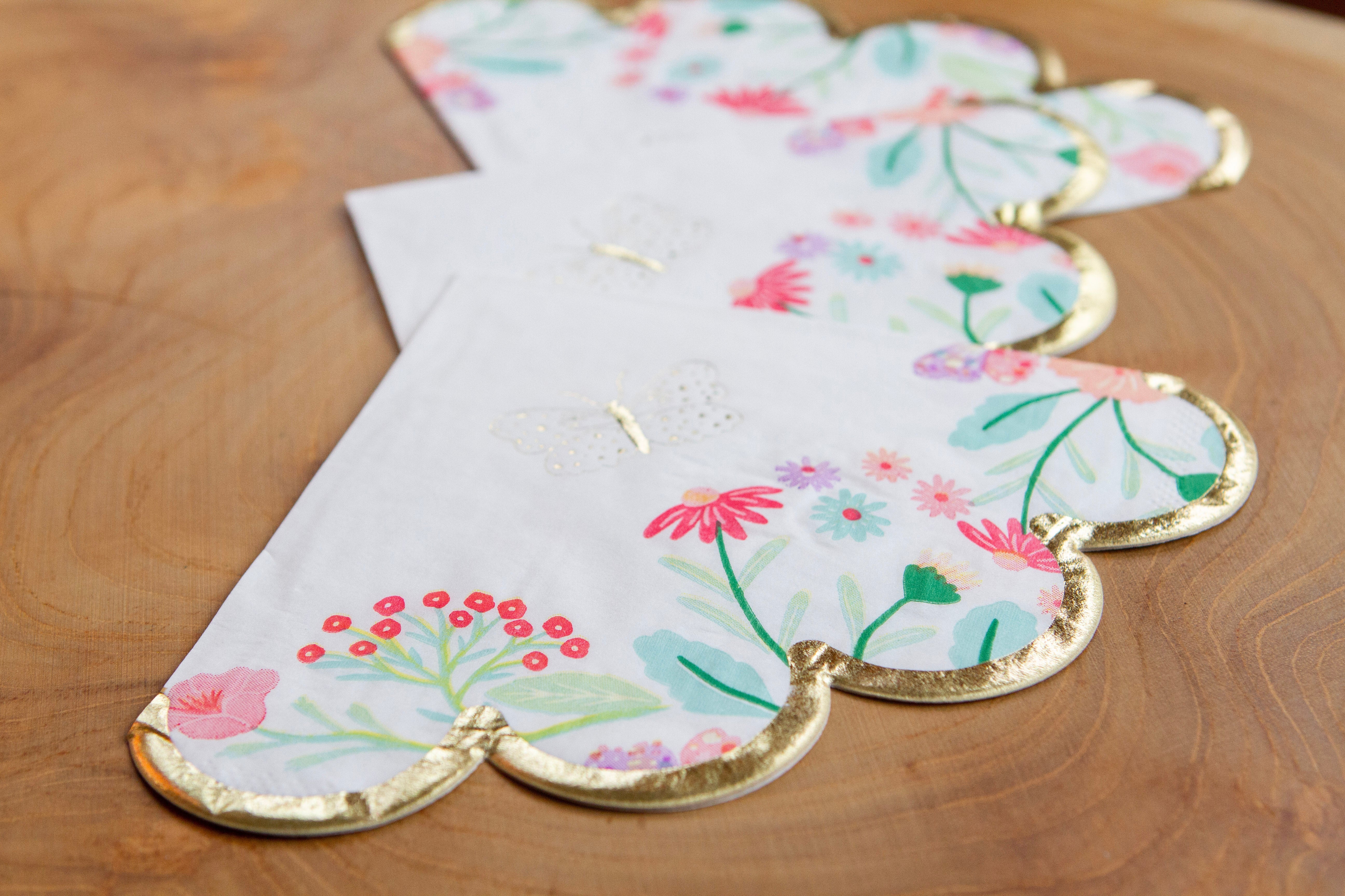 Tea Party Scalloped Napkins (24)