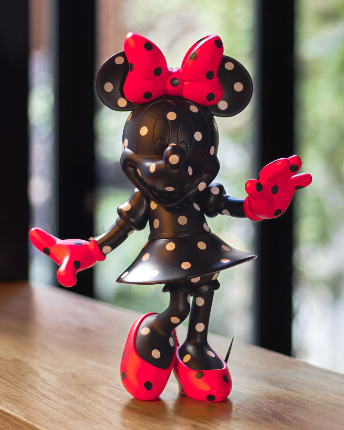 Minnie Mouse Polka Black & Red 12in