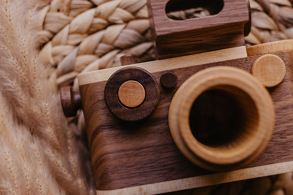 35mm Vintage Style Wooden Toy Camera - Walnut