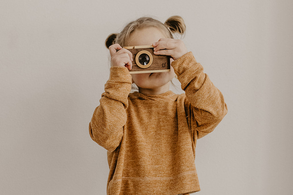 35mm Vintage Style Wooden Toy Camera - Walnut