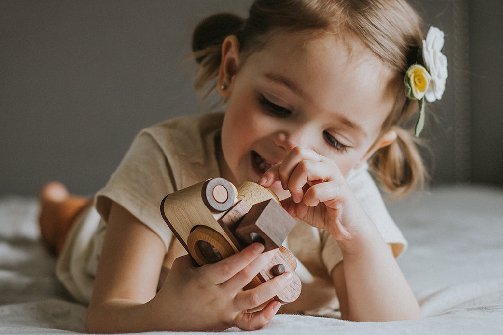 35mm Wooden Toy Camera - Original Style In Beech