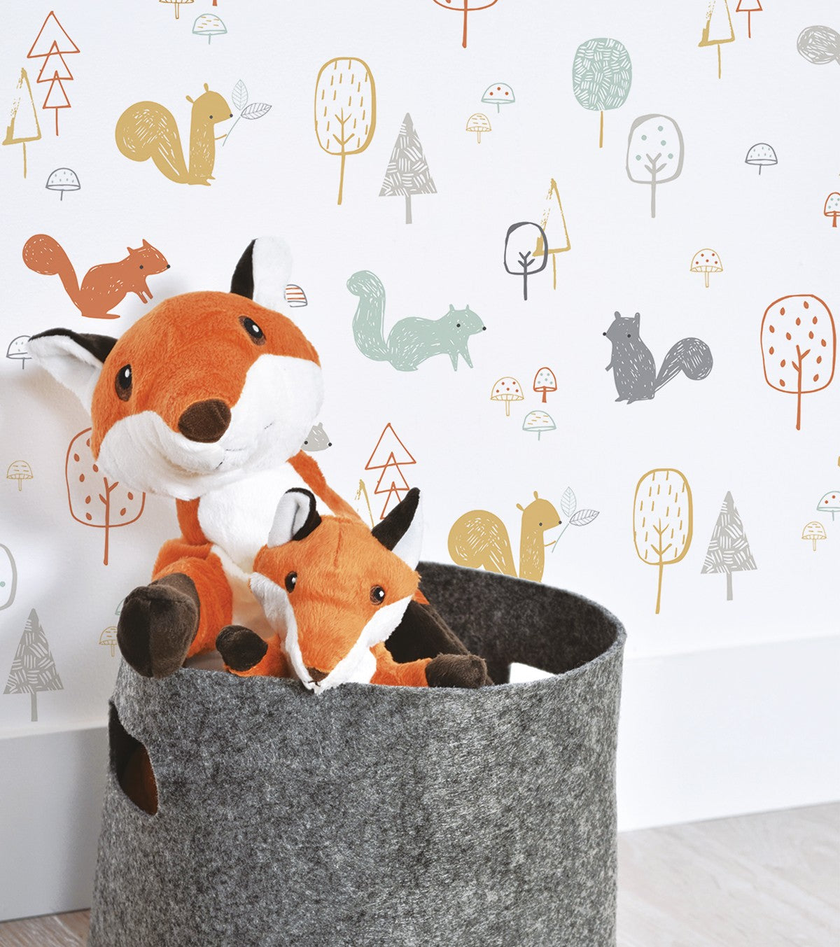 Woodland - Children's Wallpaper - Squirrel Motif