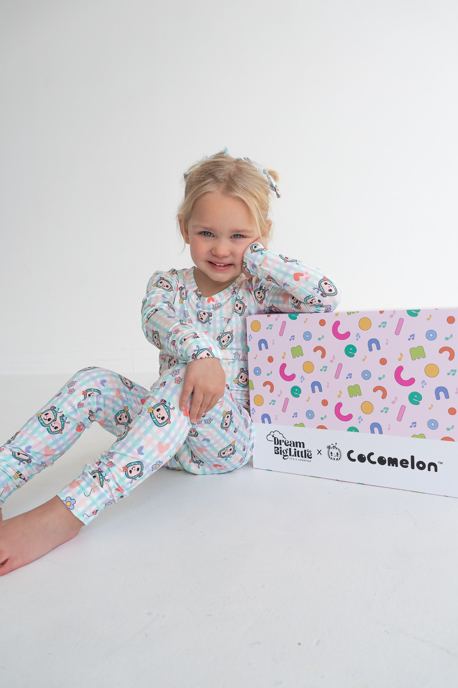Exclusive Cocomelon Gift Box