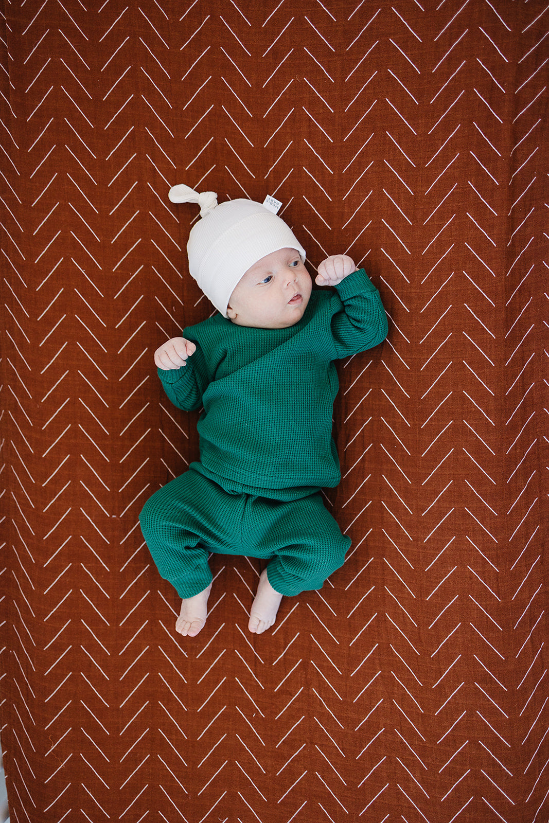 Vanilla Organic Ribbed Newborn Knot Hat