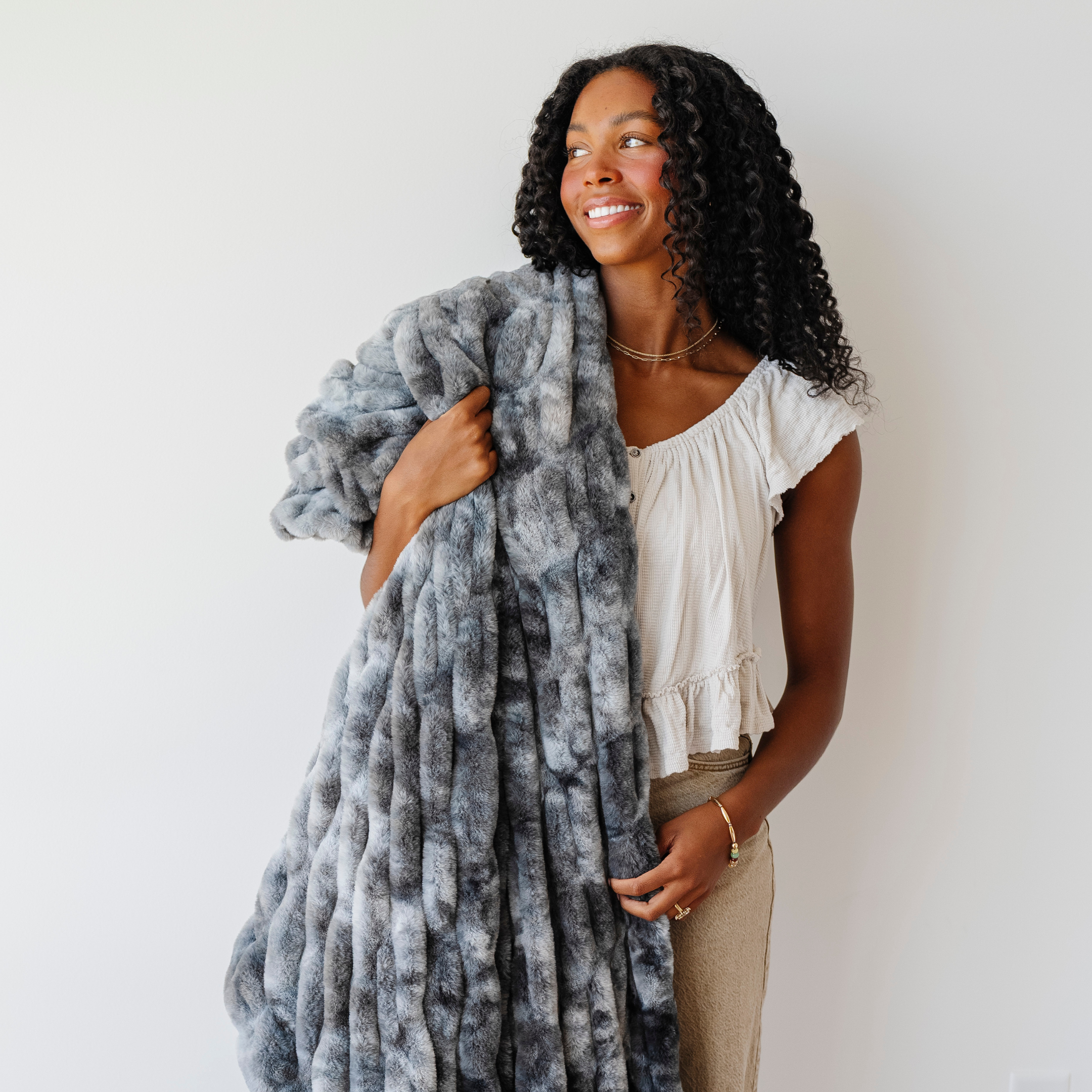Double Ruched Faux Fur Throw Blankets