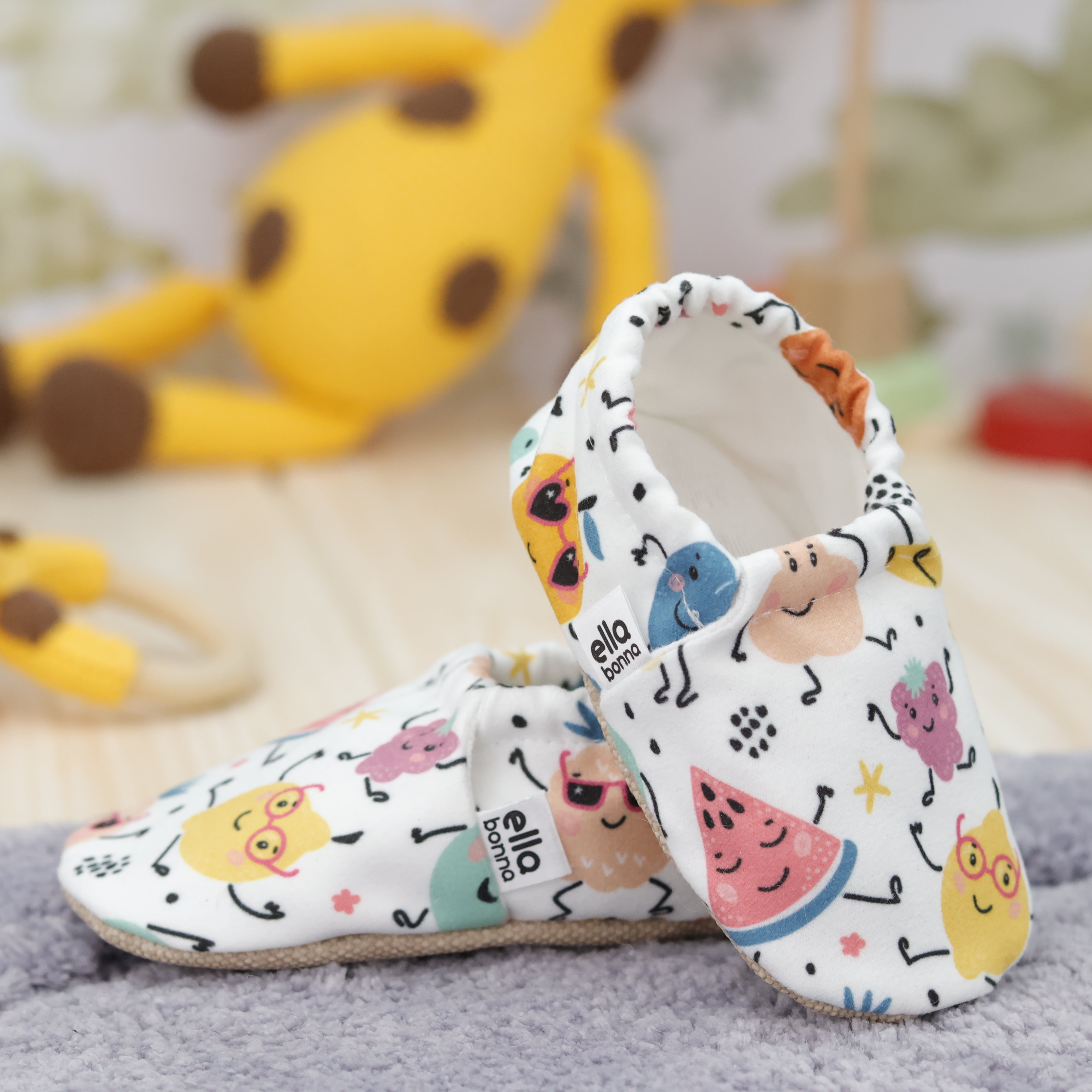 Moccasins, Slippers, Fruits