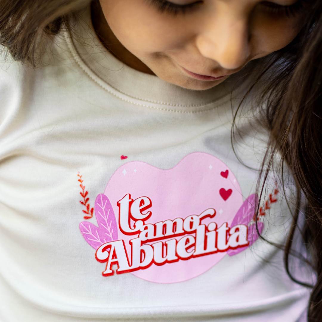 "te Amo Abuelita" Organic Cotton Graphic Tee