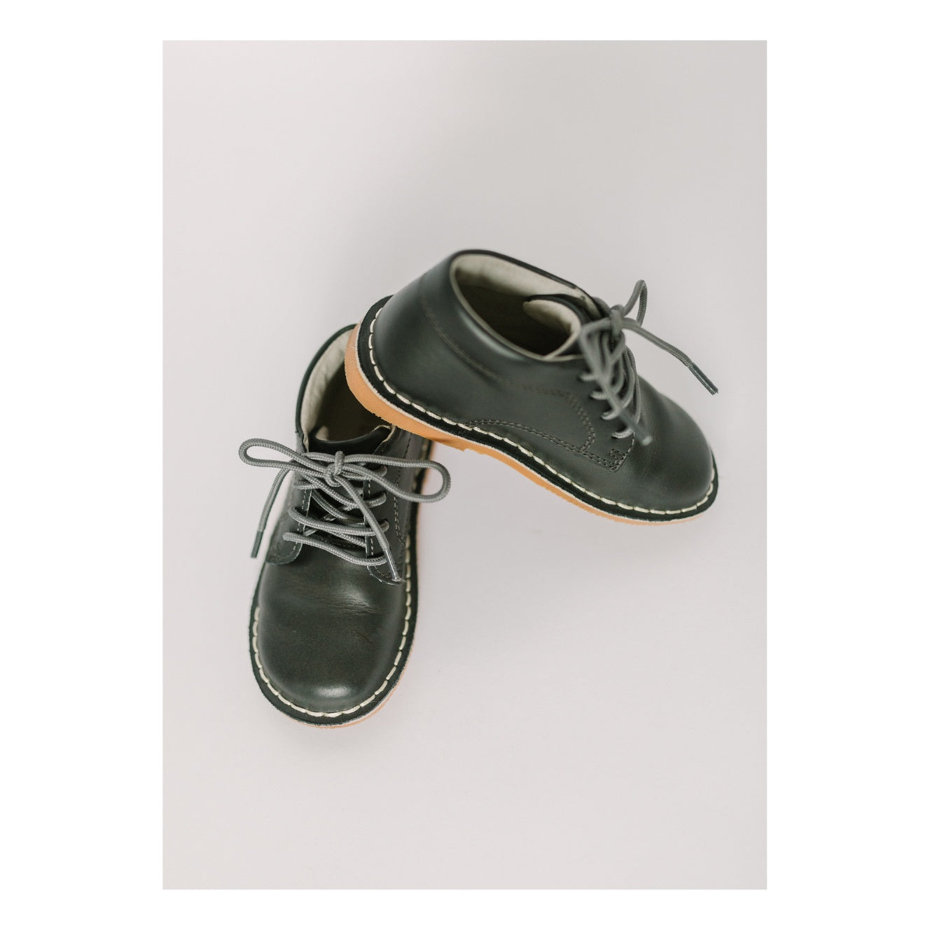 Tuck Mid-top Lace Up Shoe