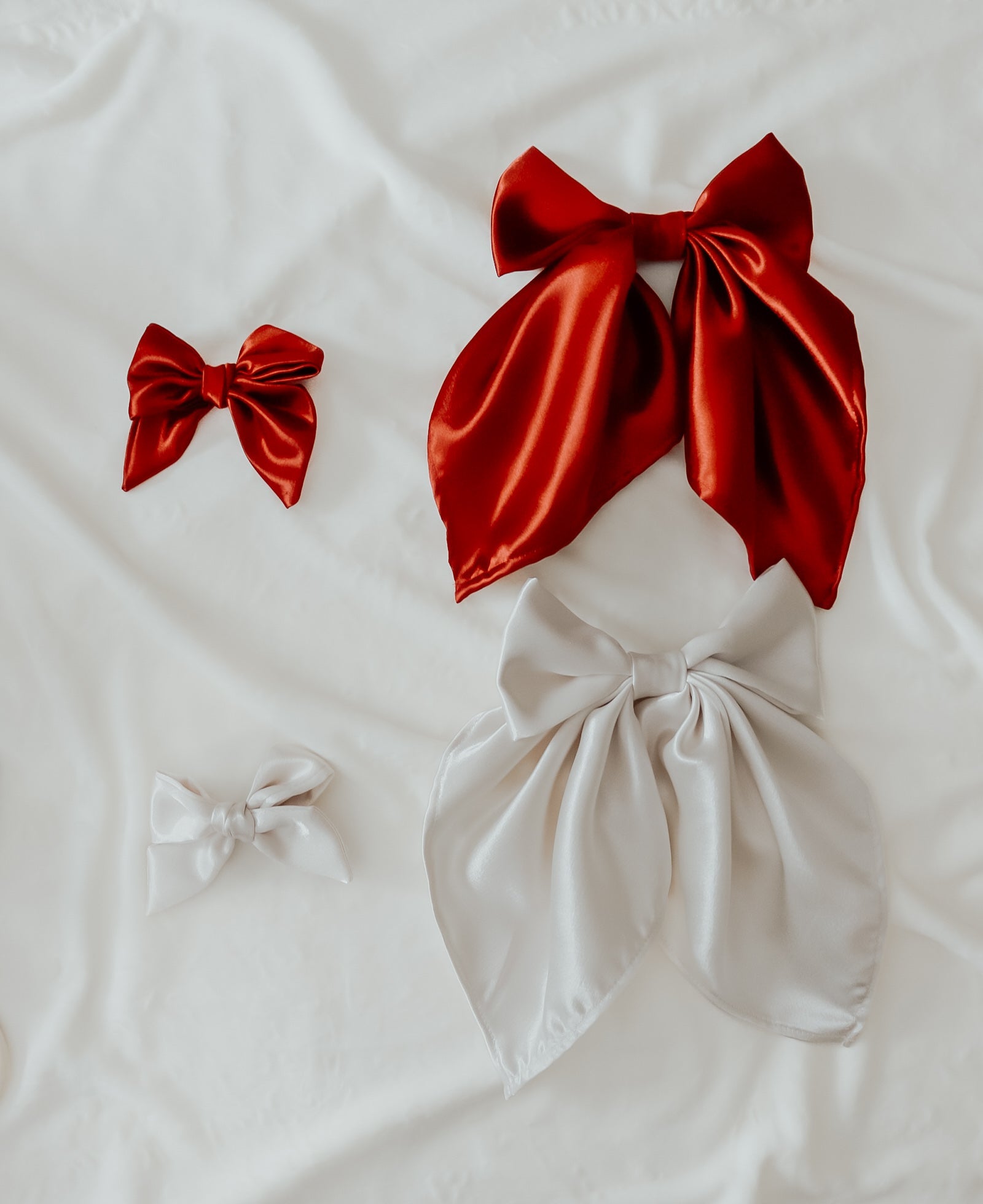 Ivorie Holiday Luxury Large Bow Clip (Ships June 8)