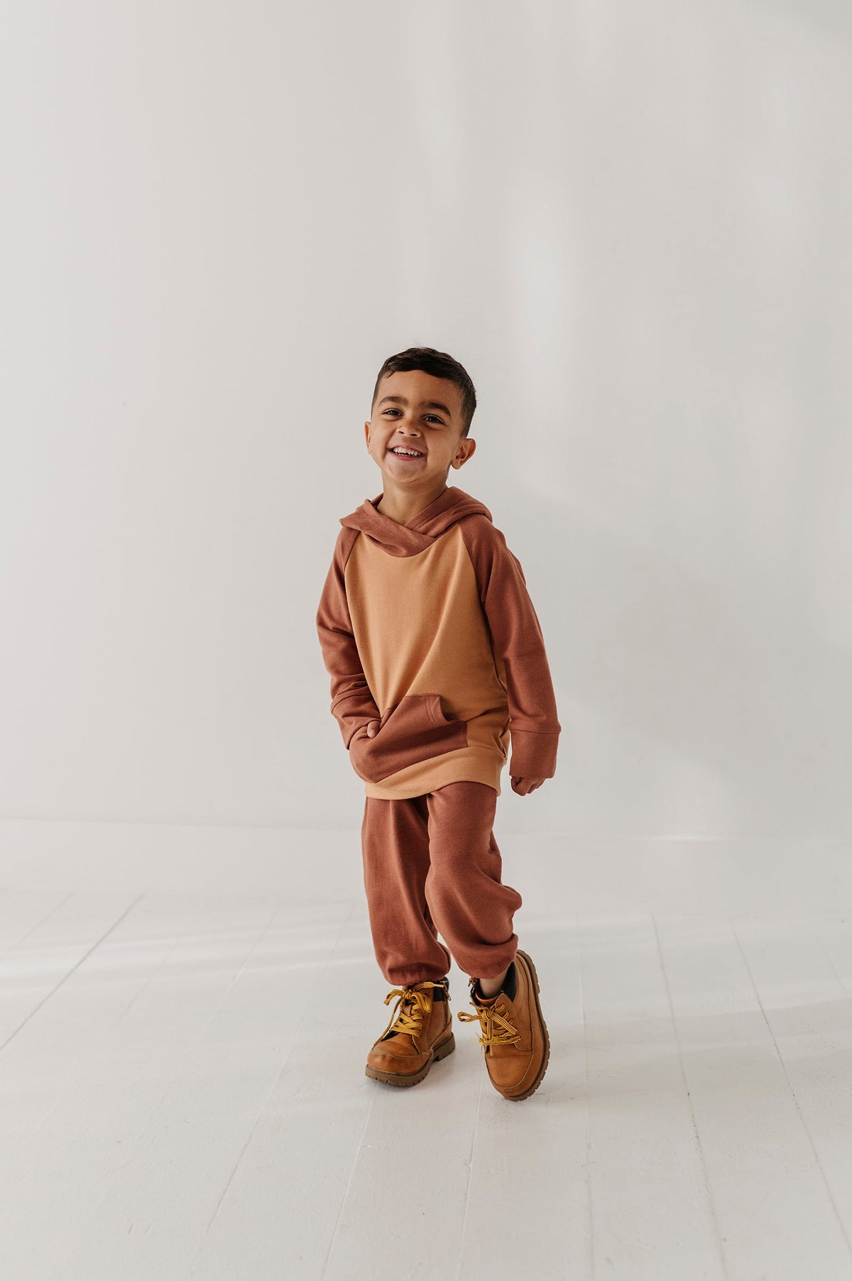 Boys Baggy Sweatpants In Rust