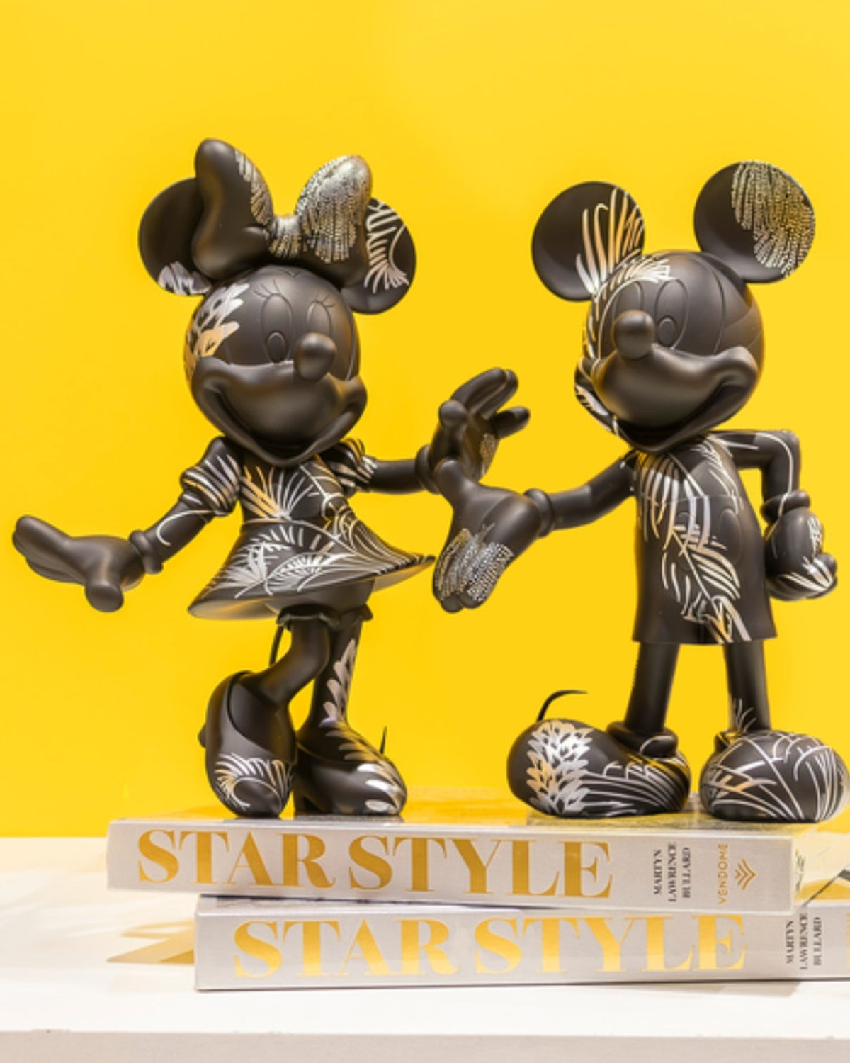 Book Star Style Interiors 14in