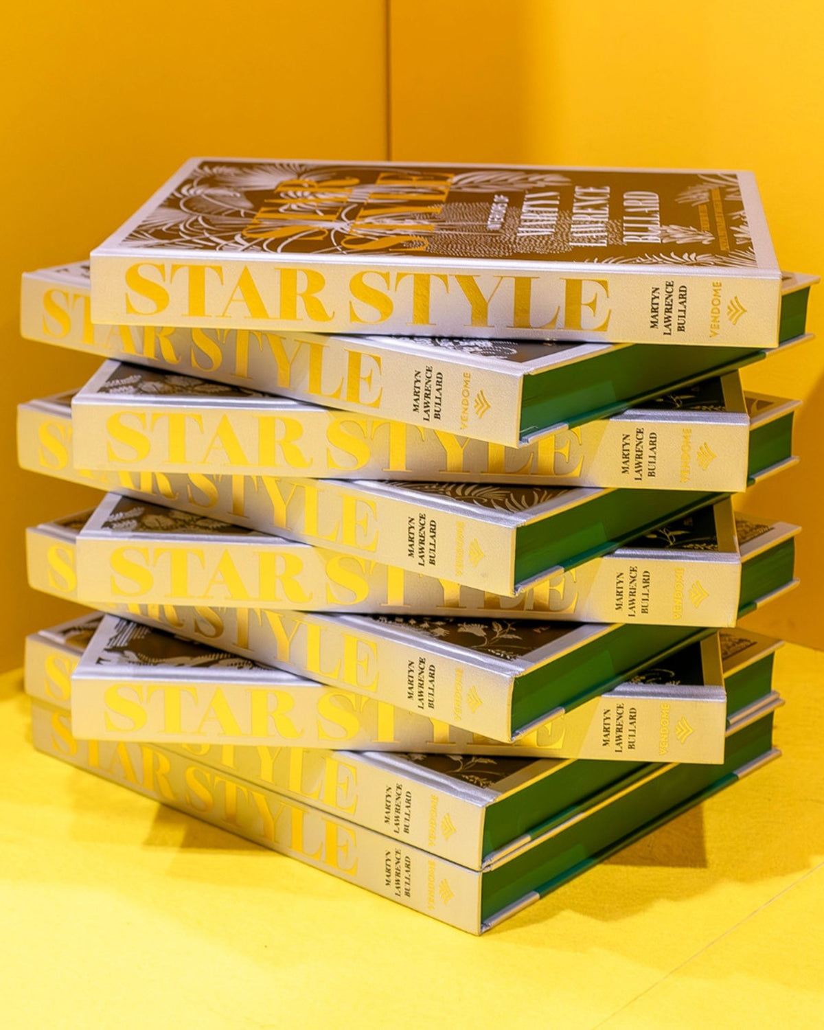 Book Star Style Interiors 14in