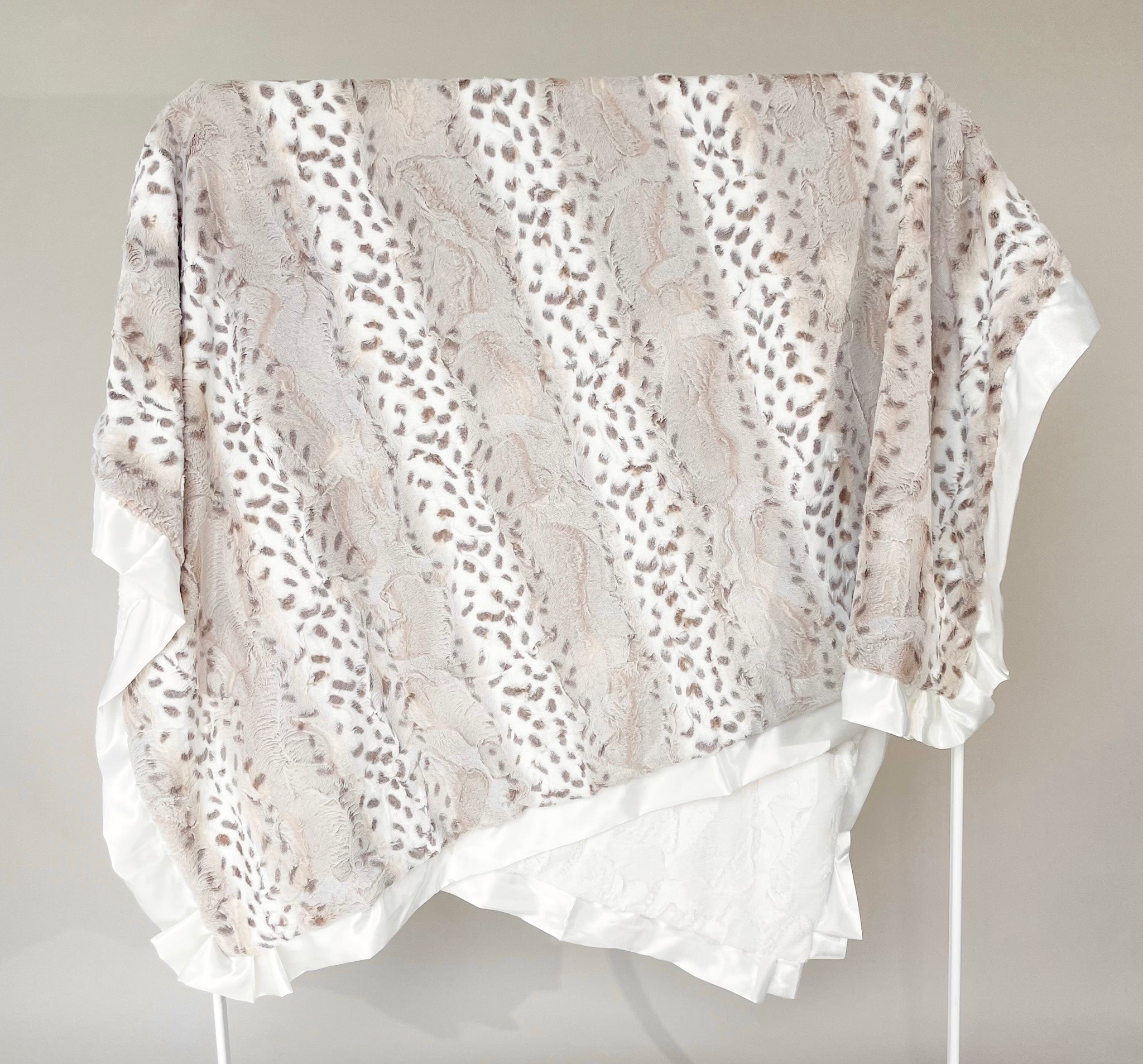 Adult Luxe | Snowcat Ivory Blanket