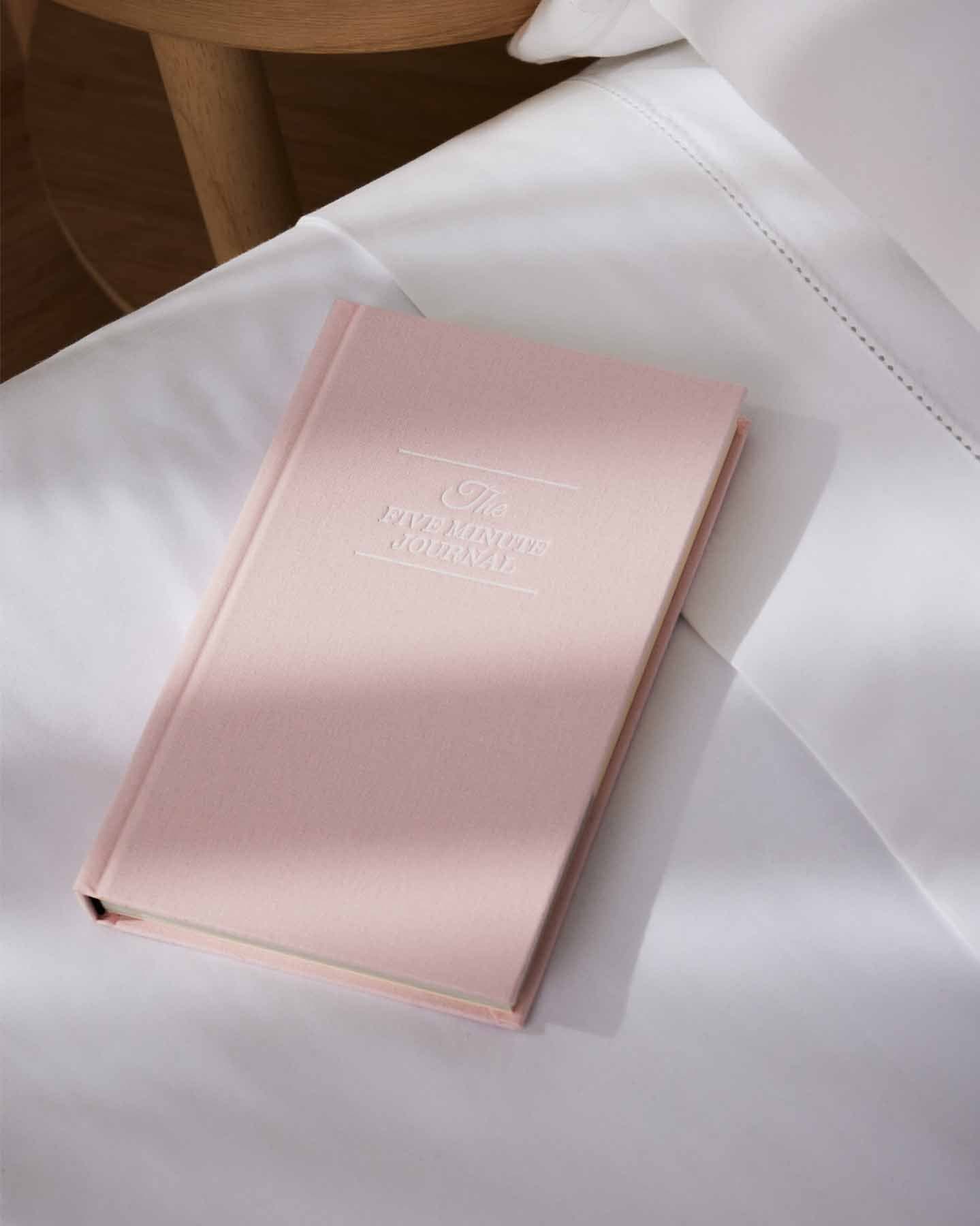 The Five Minute Journal Gratitude Journal by Intelligent Change - Blush Pink – 5-minute journal - 5 minute gratitude journal