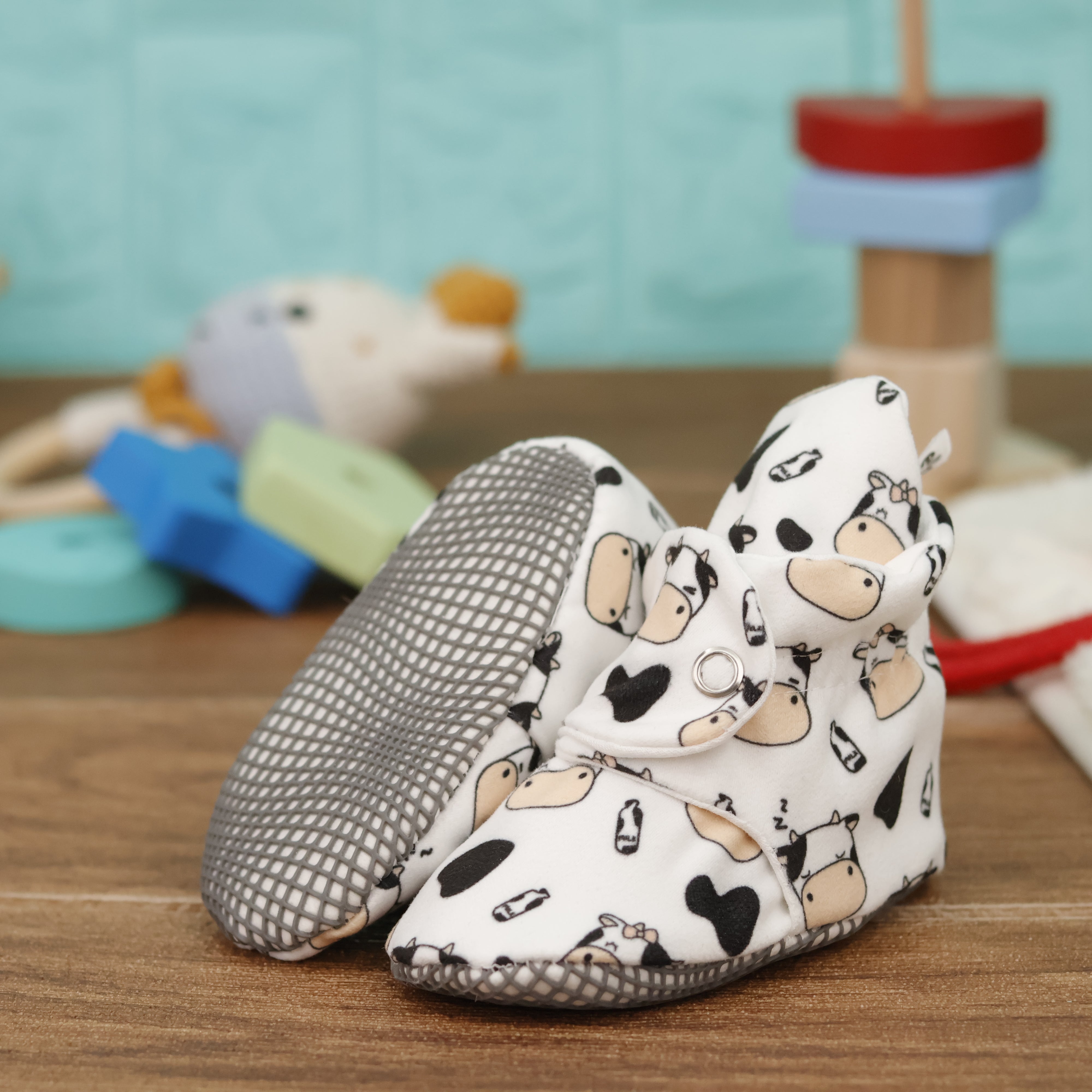 Organic Cotton Baby Booties, Non-slip Sole, Cotton Newborn Booties Home Nursery Shoes, Cow