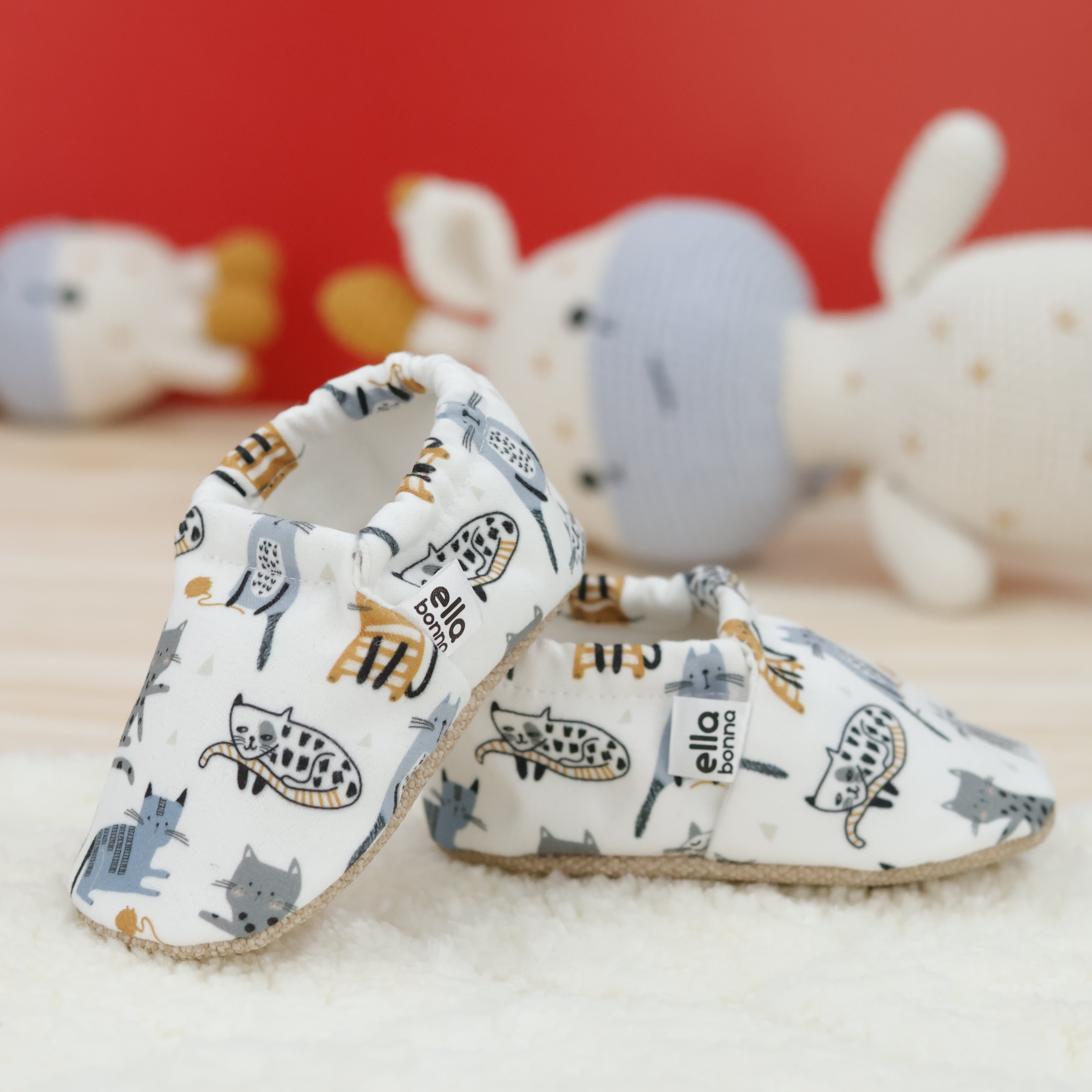 Moccasins, Slippers, Cat