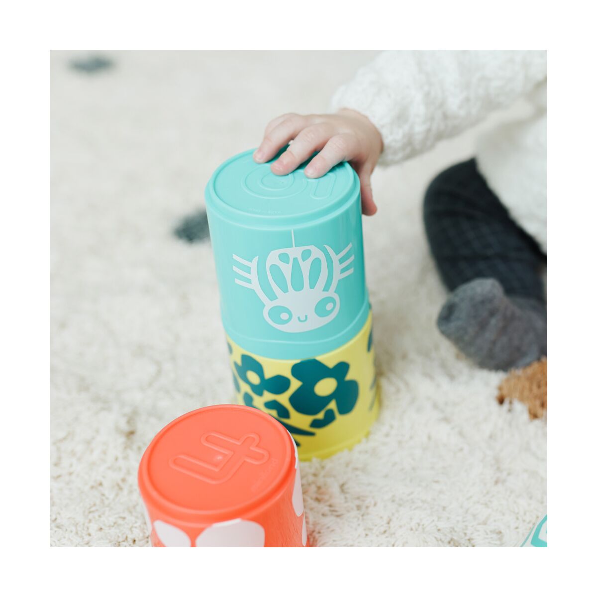 Feel To Learn: Stacking Cups