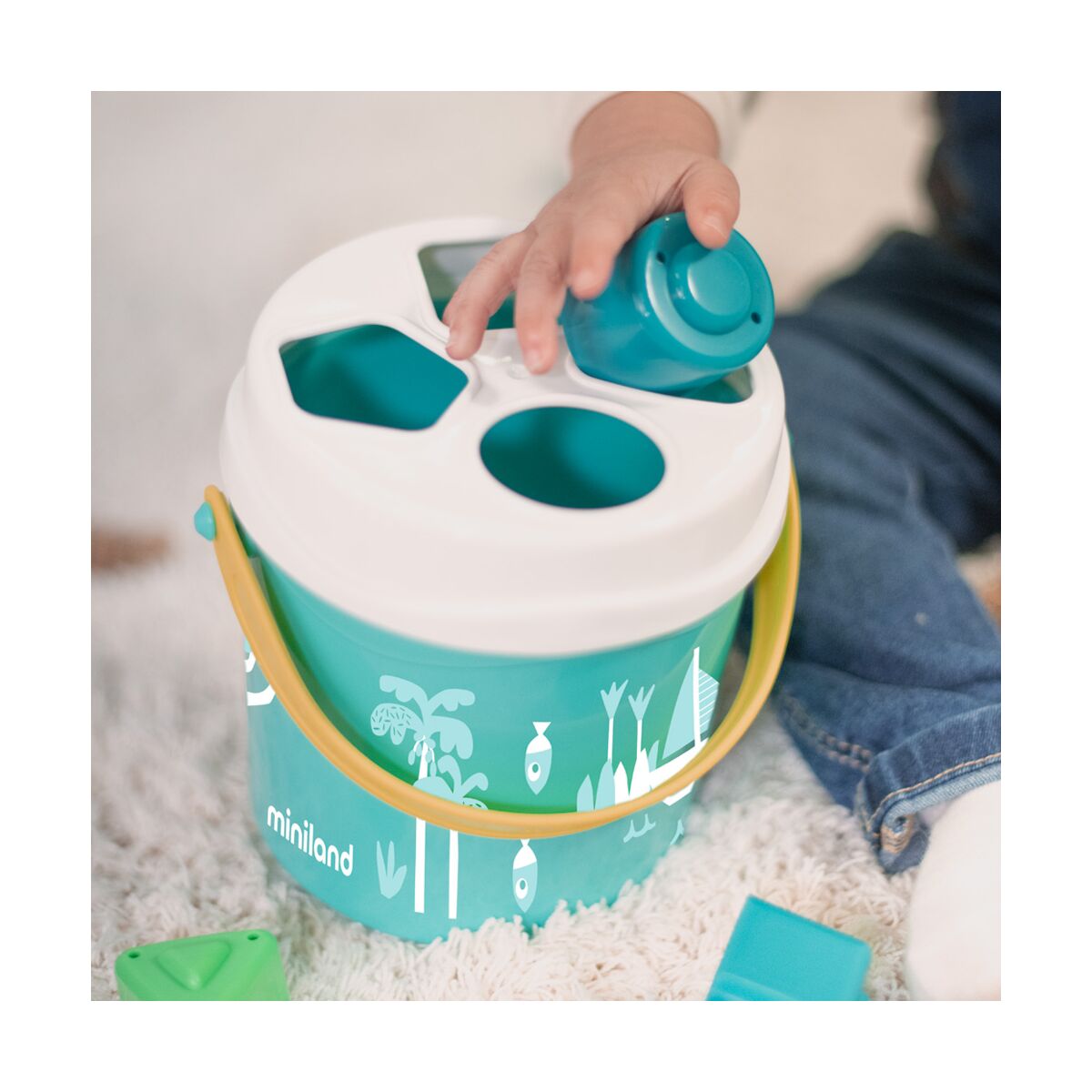 Feel To Learn: Turquoise Shape Sorting Bucket
