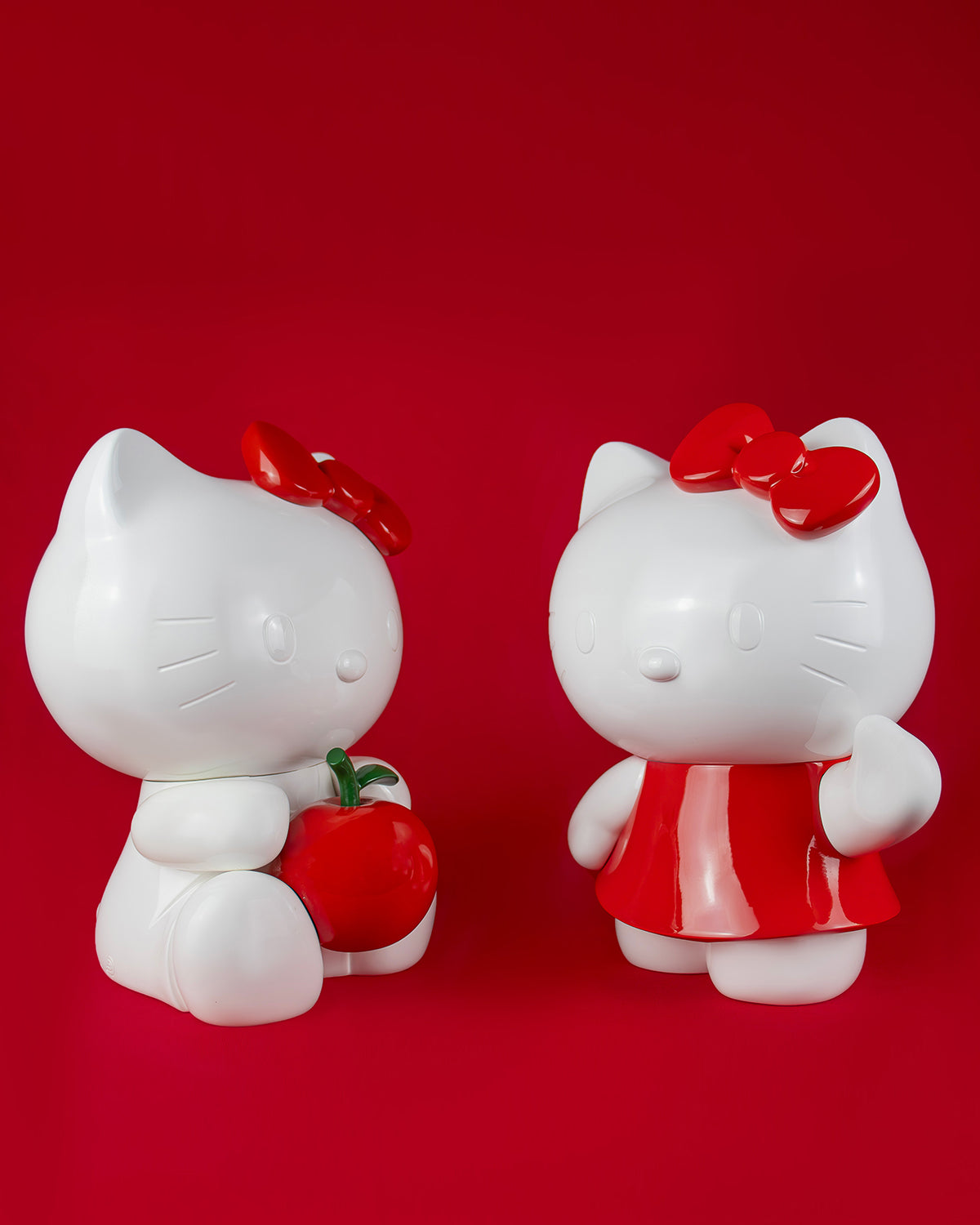 Hello Kitty Robe White & Red Dress 10.5in