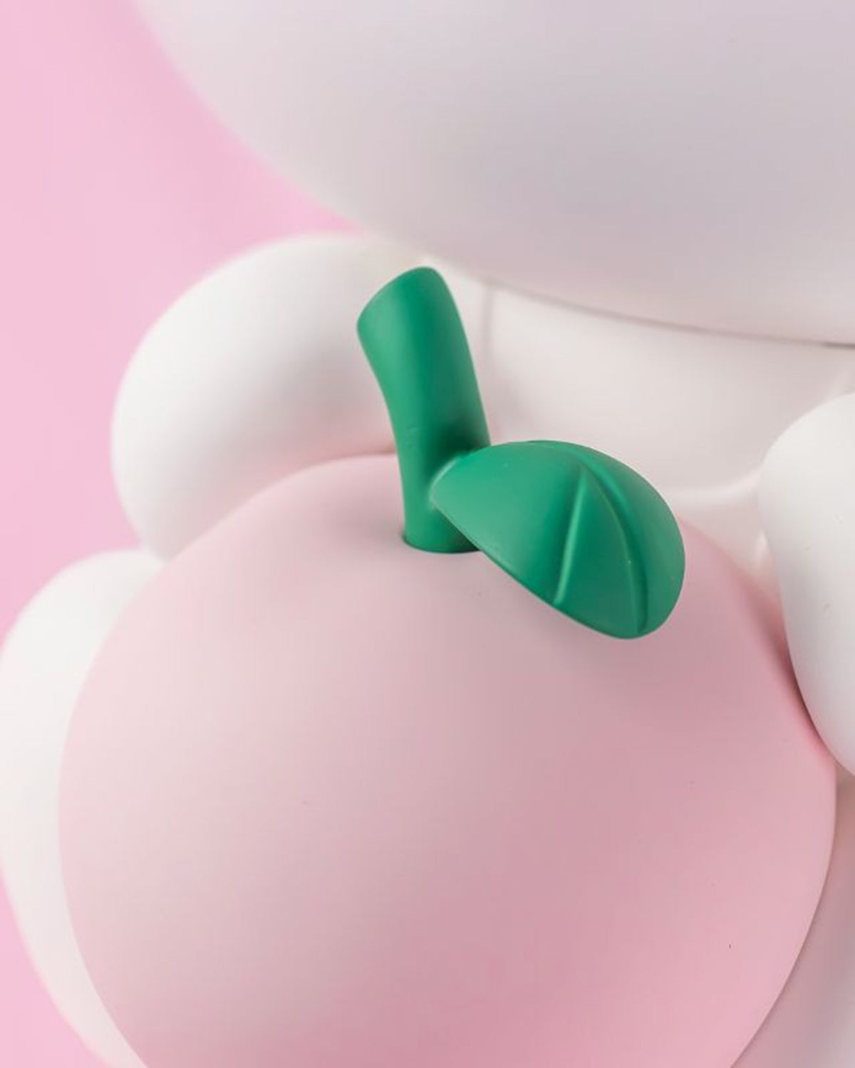 Hello Kitty Apple Matt White With Pastel Pink Apple 10in