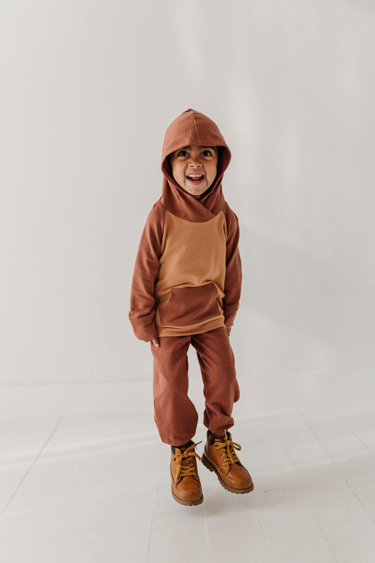 Boys Baggy Sweatpants In Rust