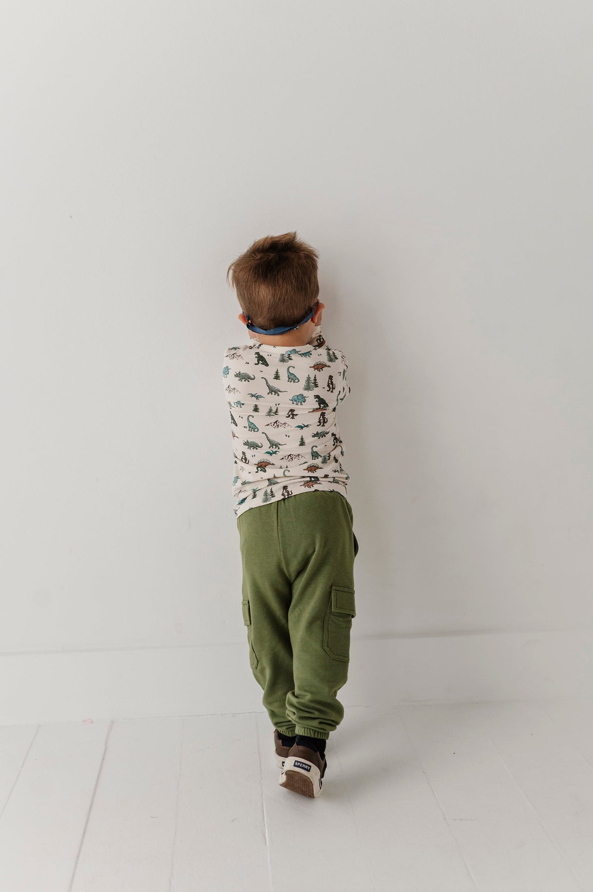 Boys Cargo Pants In Deep Olive