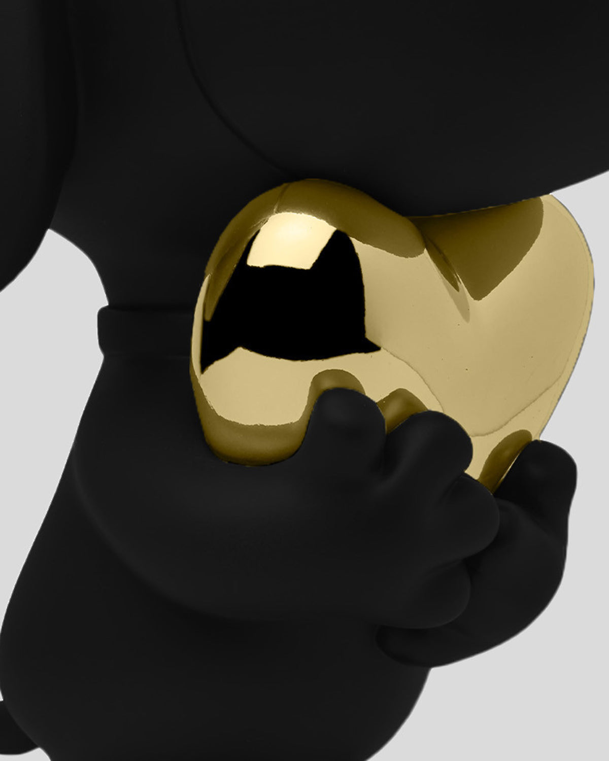 Snoopy Heart Black With Gold Heart 11in