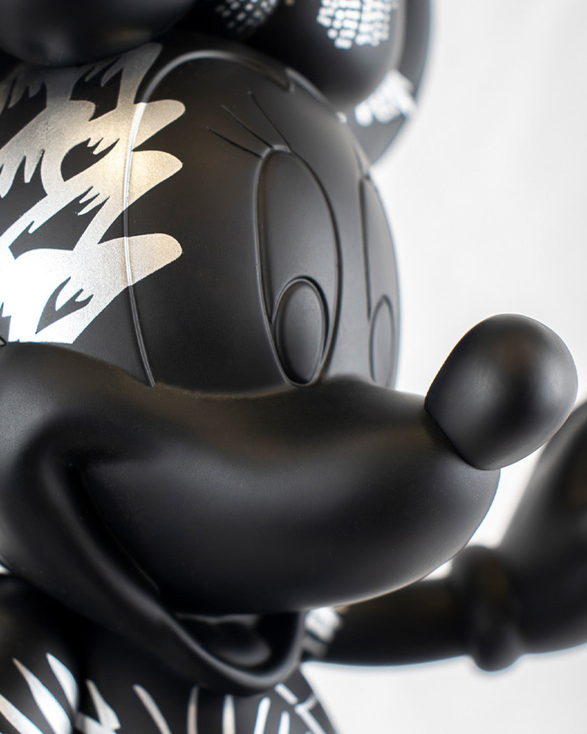 Minne Mouse Star Style Black & Grey 12in