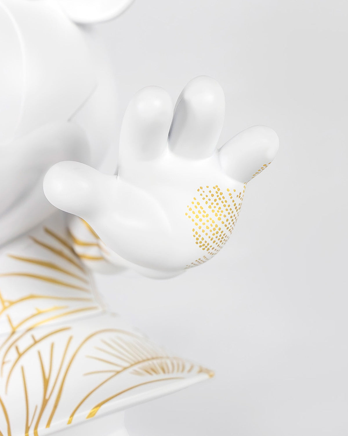 Minnie Mouse Star Style White & Gold 12in