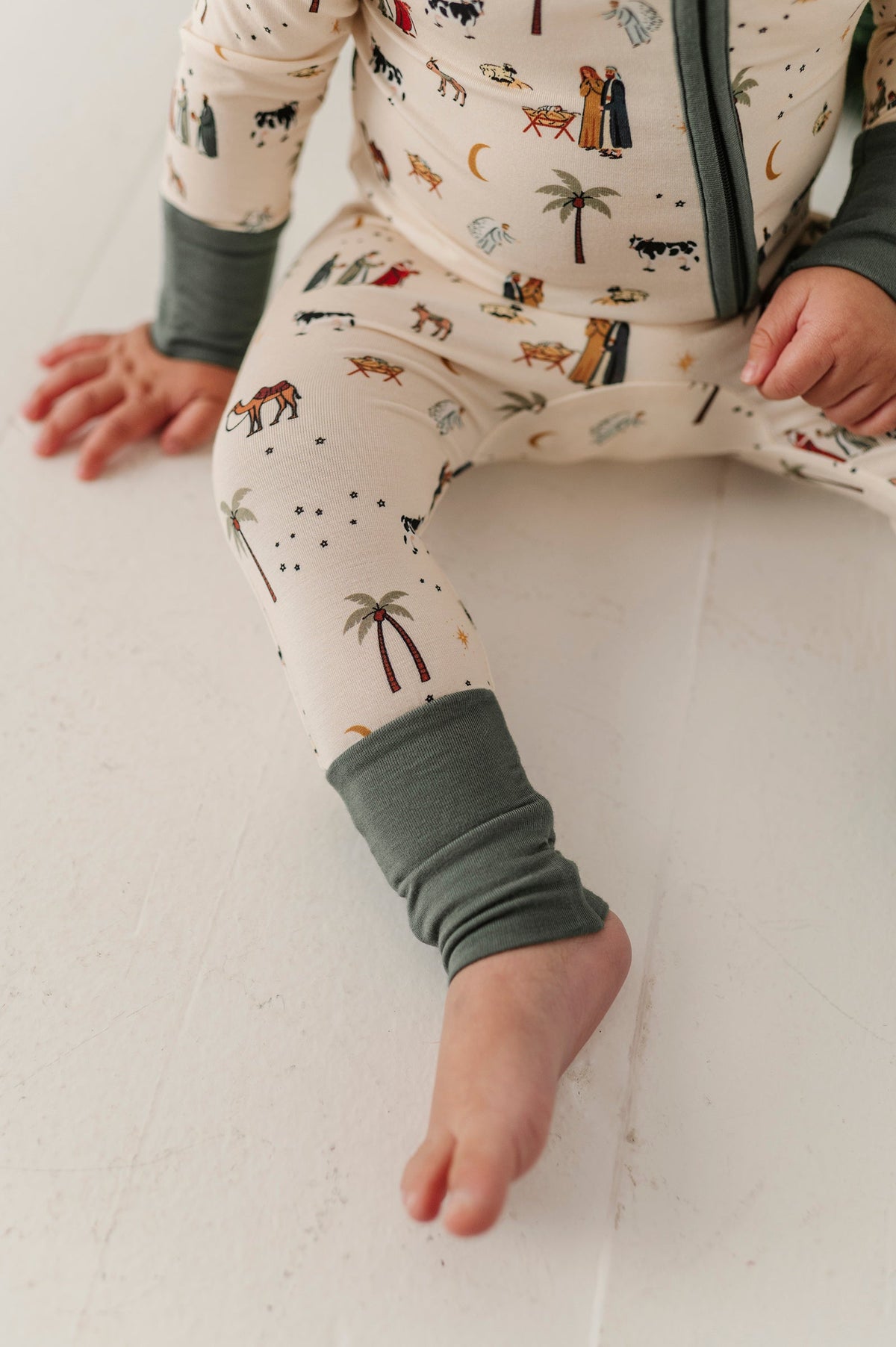 Long Sleeve Zip Romper In Nativity