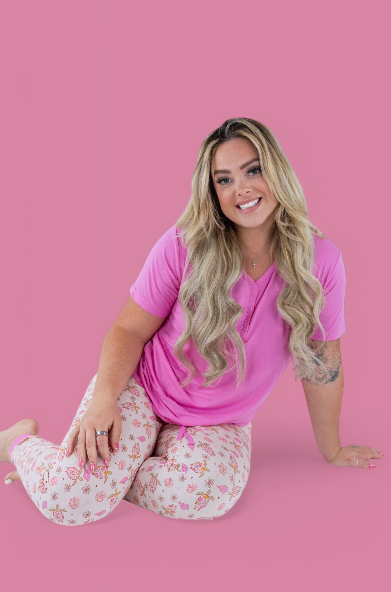 Exclusive Love Your Shell Women’s Jogger Dream Set