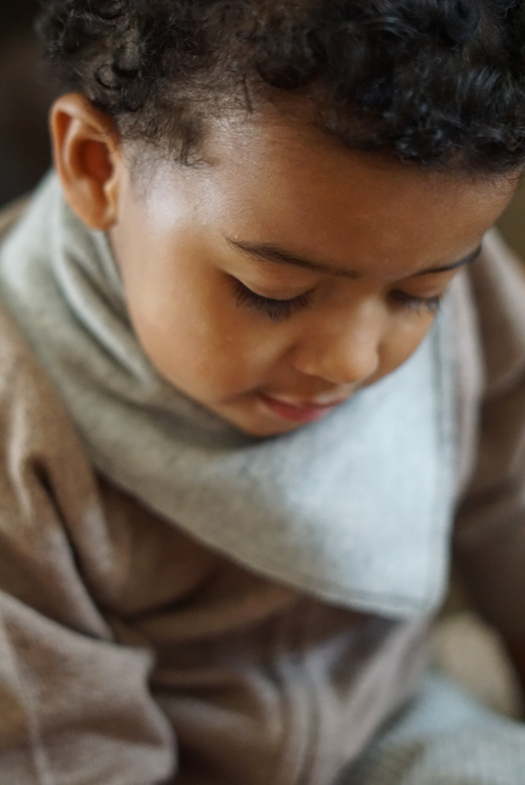 Cashmere Triangle Bib Scarf | Gray Melange