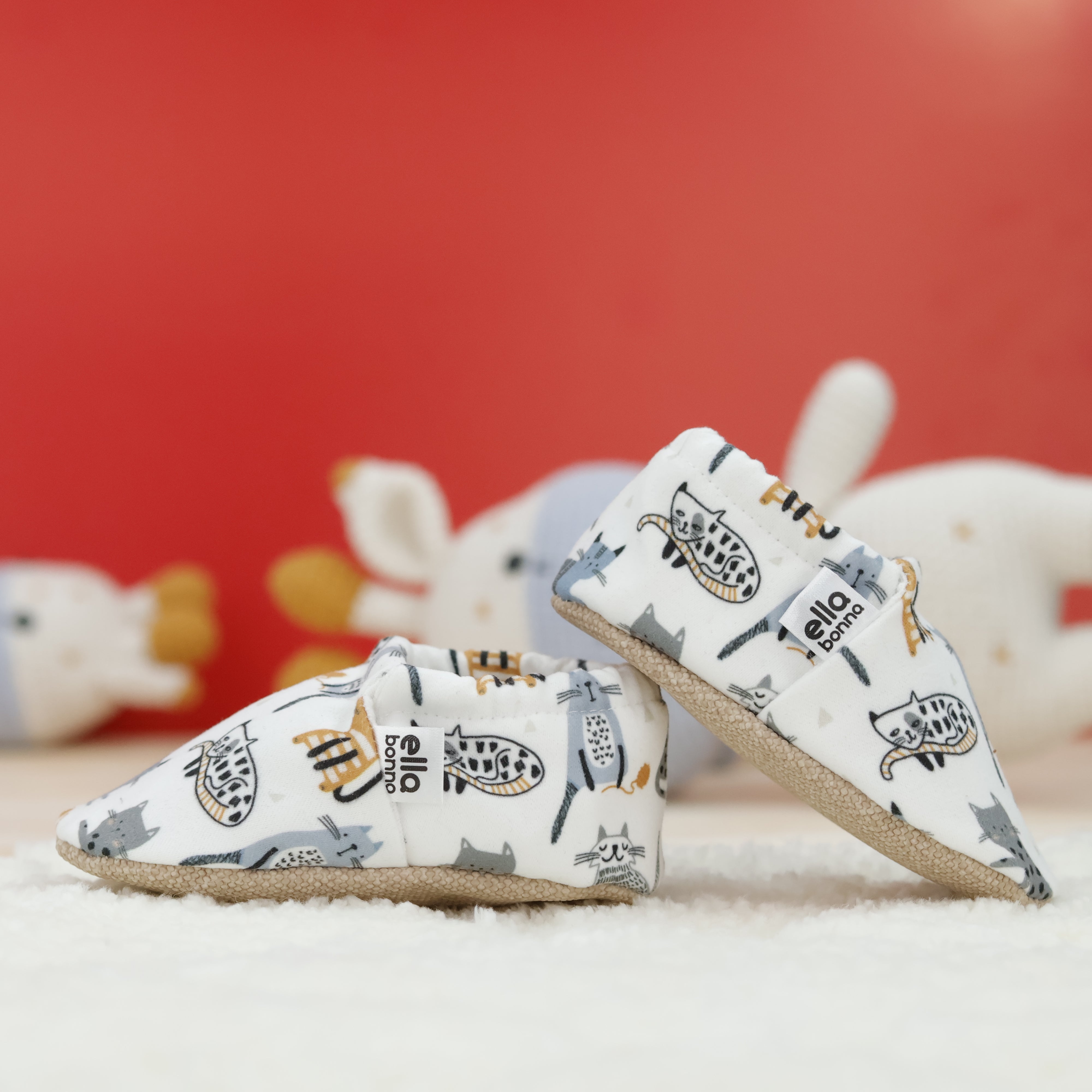 Moccasins, Slippers, Cat