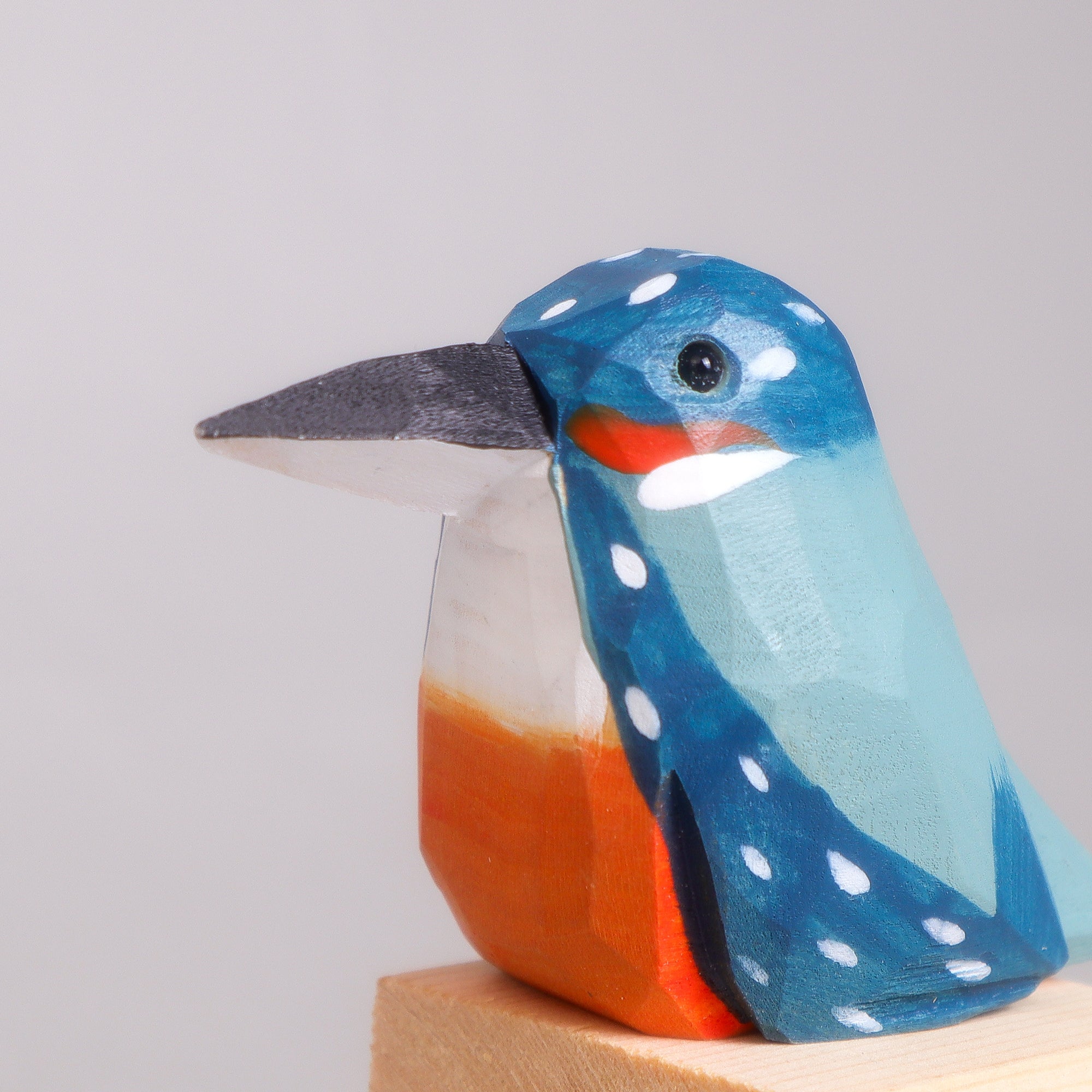 Hand-carved Wooden Bird Figurine – Hummingbird