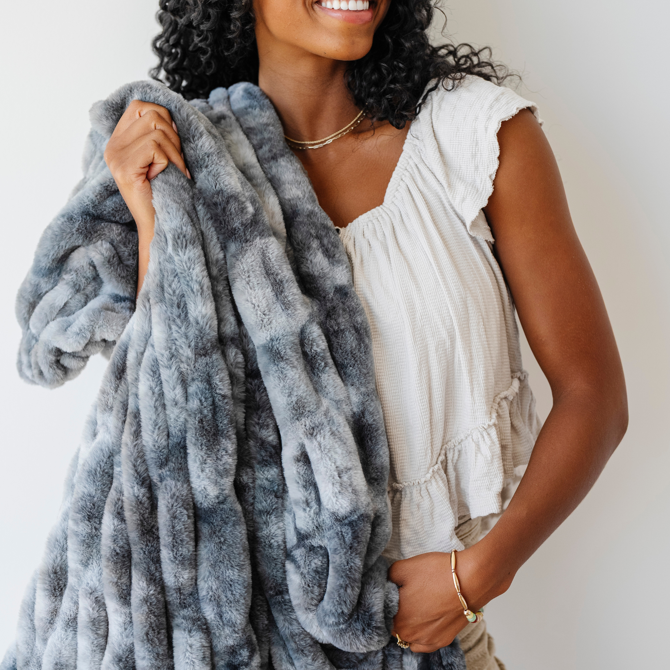 Double Ruched Faux Fur Throw Blankets