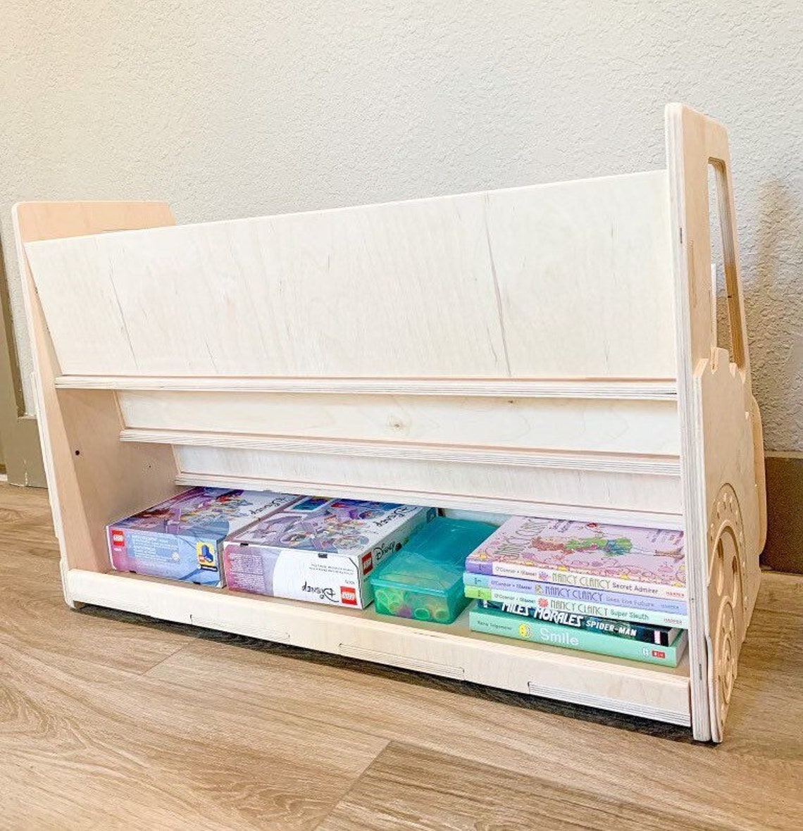 Maverick- Truck Bookshelf