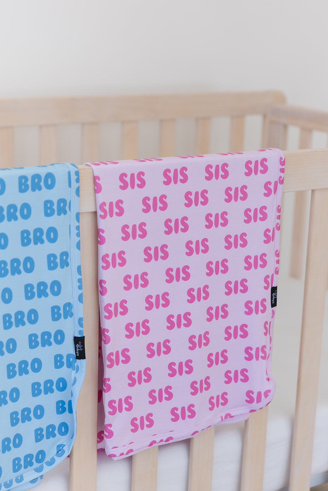 Sis - Lightweight Blanket