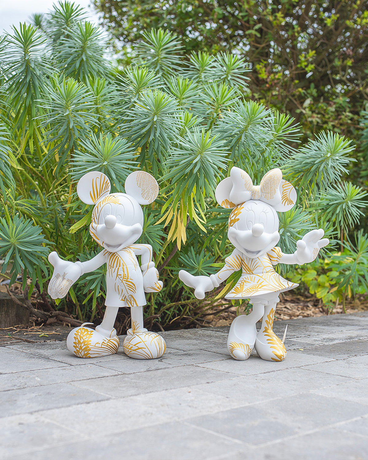 Mickey Mouse Star Style White & Gold 12in