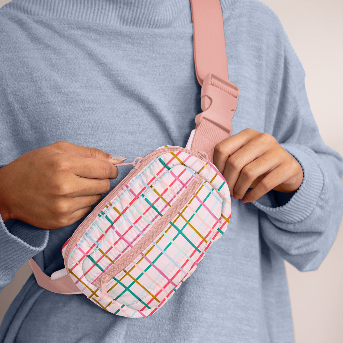 Talking Out Of Turn Hip Bag - Thumbnail 5