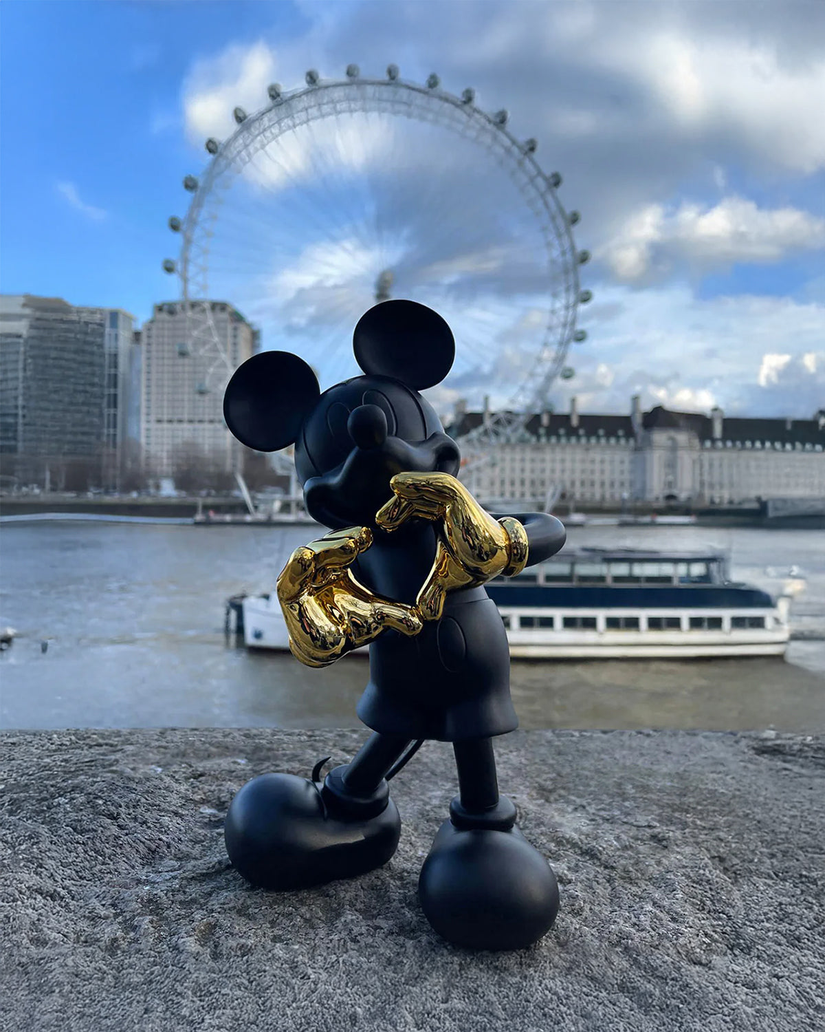 Mickey Mouse With Love Black & Gold 12in