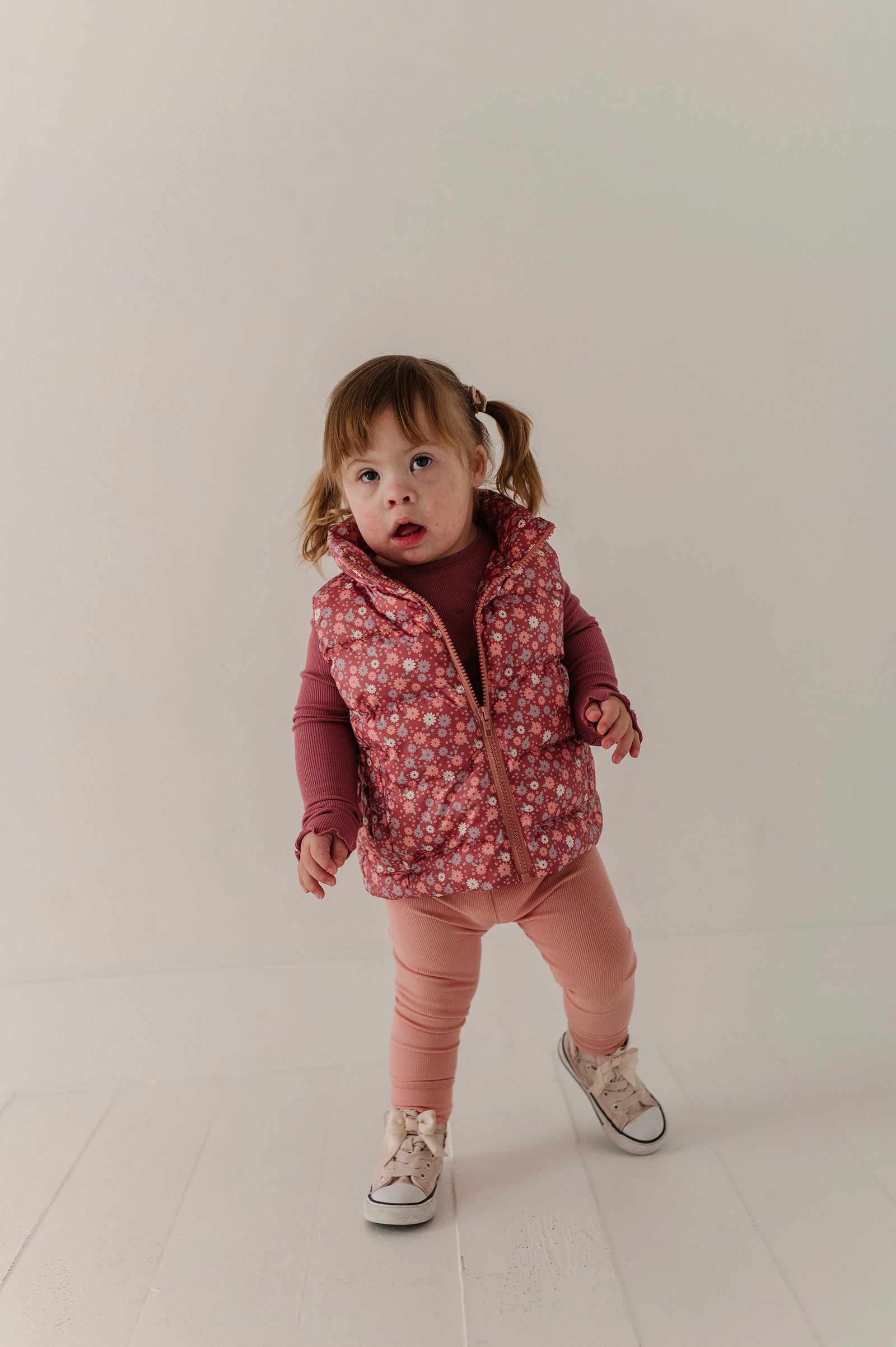 Girls Puffer Vest In Tiny Petals