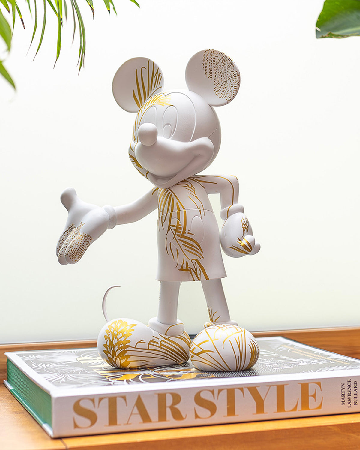 Mickey Mouse Star Style White & Gold 12in