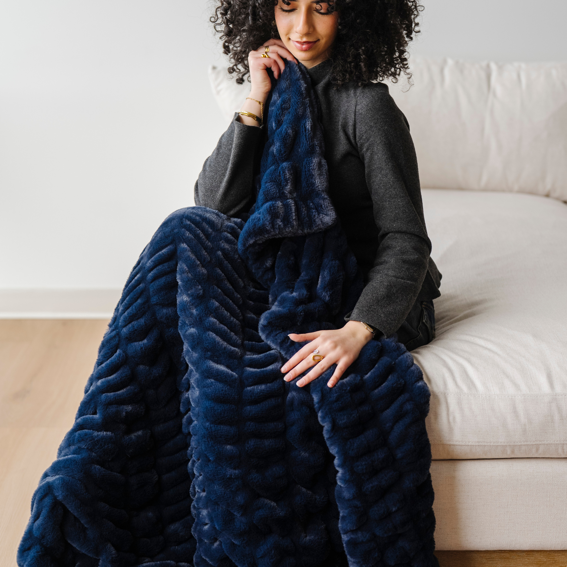 Double Ruched Faux Fur Throw Blankets
