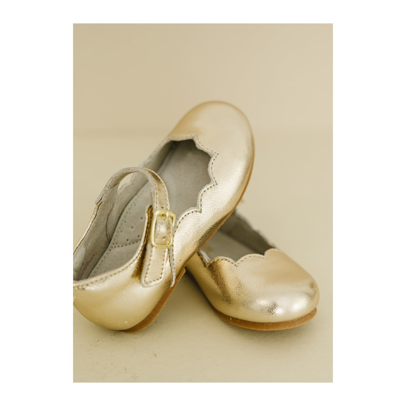 Sonia Scalloped Flat