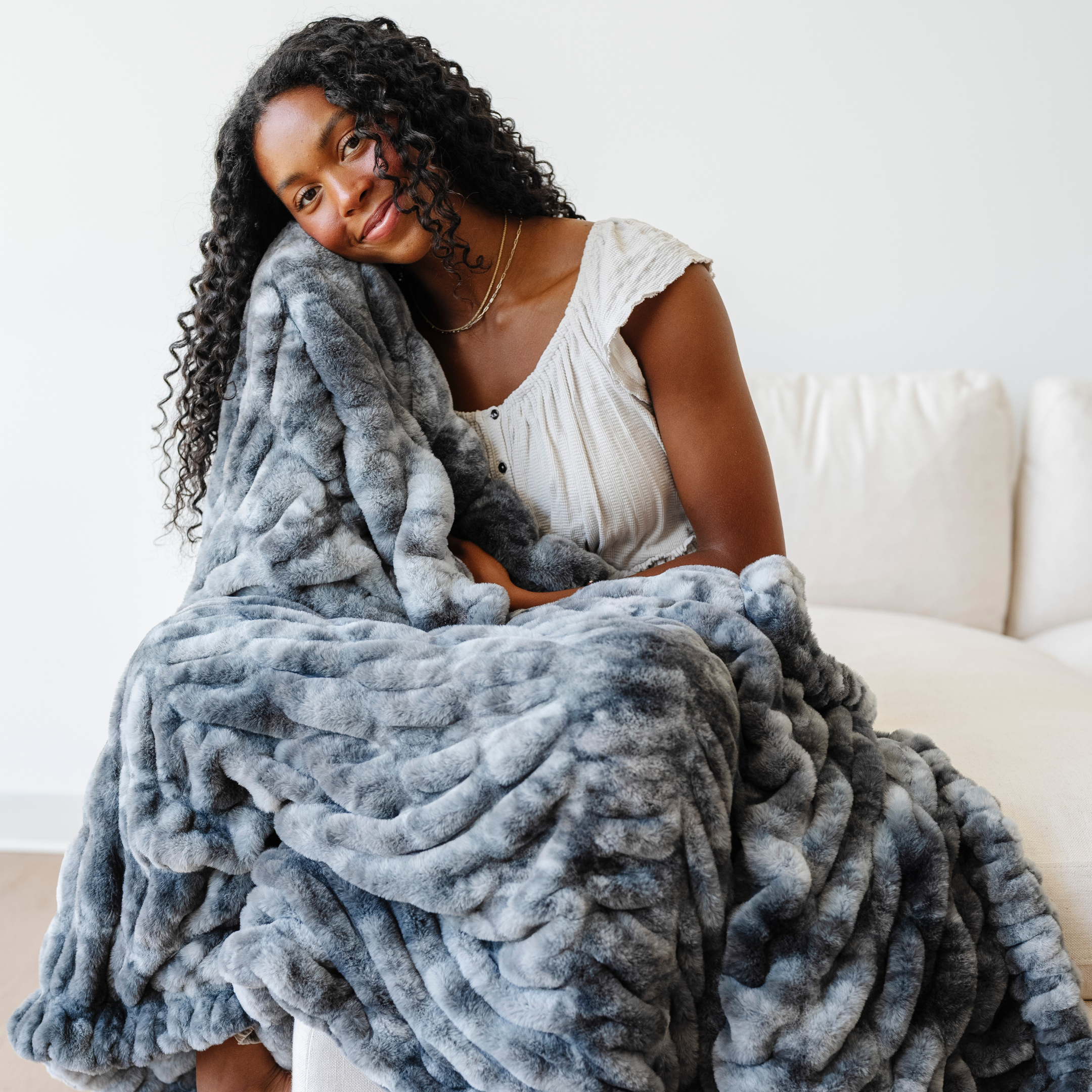 Double Ruched Faux Fur Xl Throw Blankets